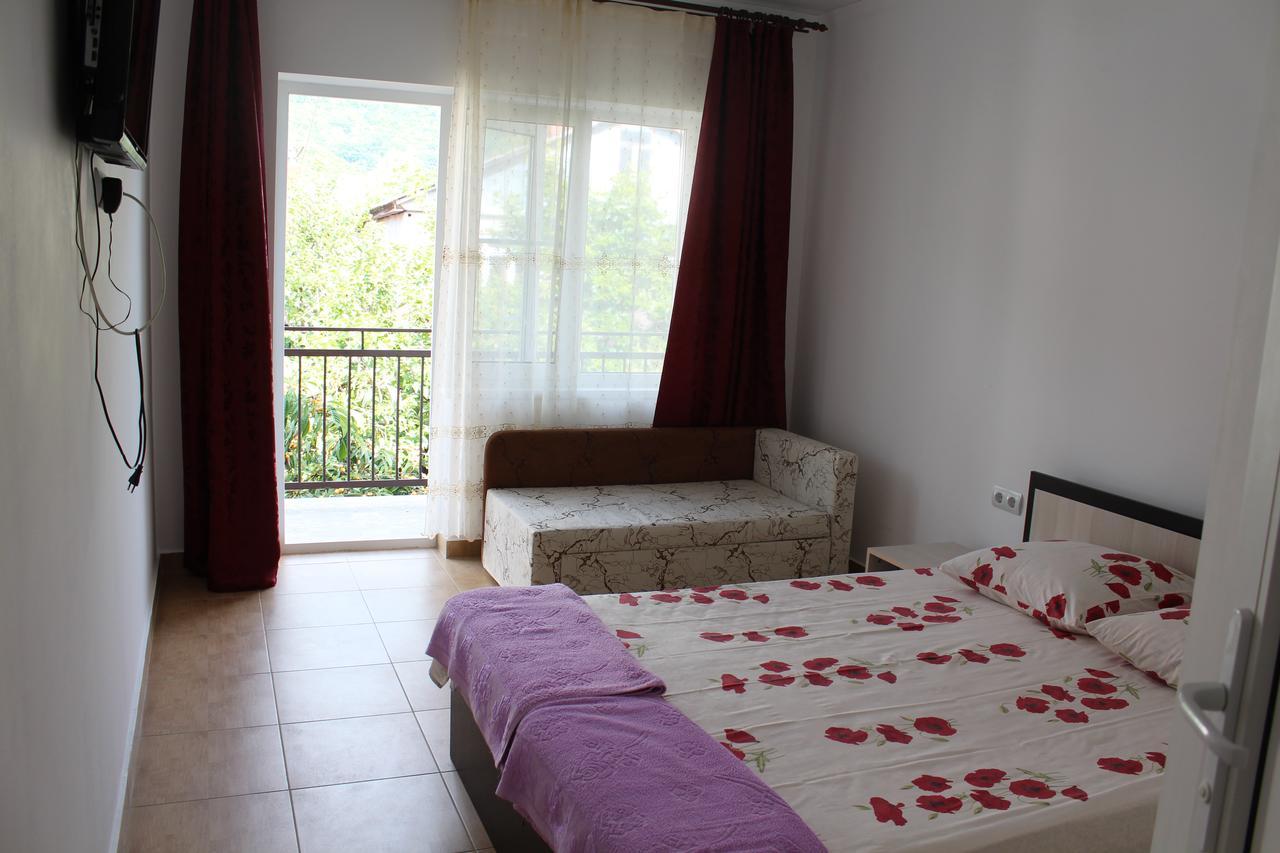 Guest House U Aleny Gagra Luaran gambar