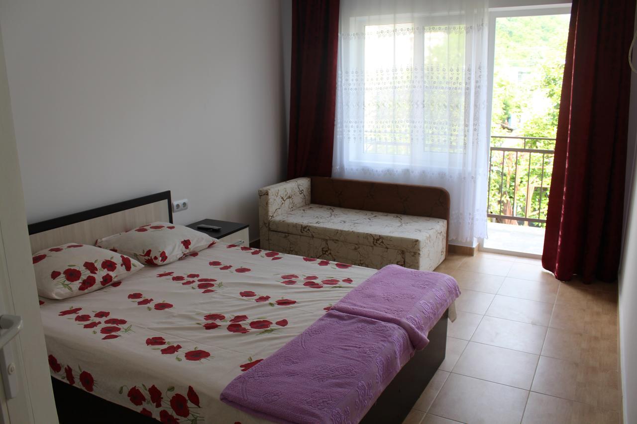 Guest House U Aleny Gagra Luaran gambar